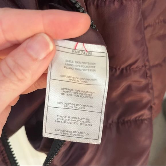 Reebok women’s burgandy quilted jacket 2 pockets size small - Picture 7 of 12